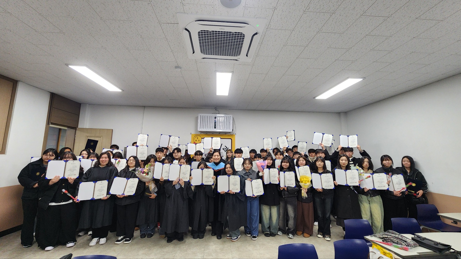 2025년 졸업식 대표이미지